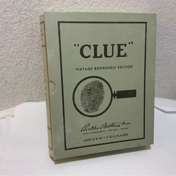 CLUE Vintage Bookshelf Edition Board Game BRAND NEW - Picture 2 of 4